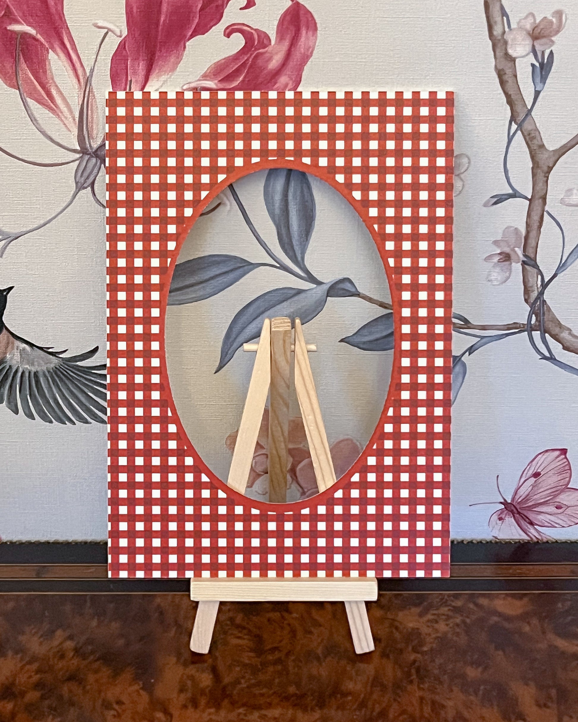Coeur et Maman Red Gingham Mat Board

The perfect Valentine’s Gift to frame life’s precious memories. 