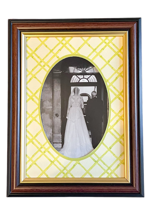 Chartreuse Bamboo Oval Photo Mat