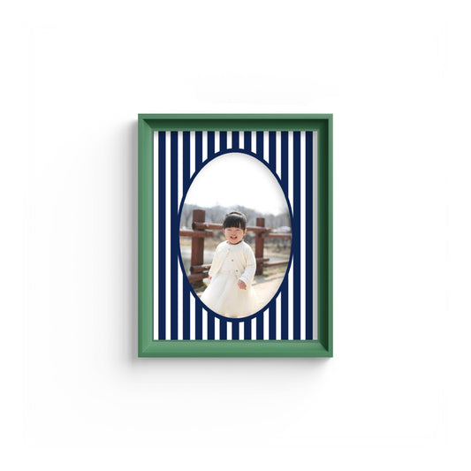 Medium Stripes Photo Mount - picture frame passepartout - oval aperture - Coeur et Maman