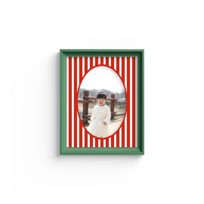 Medium Stripes Photo Mount - picture frame passepartout - oval aperture - Coeur et Maman