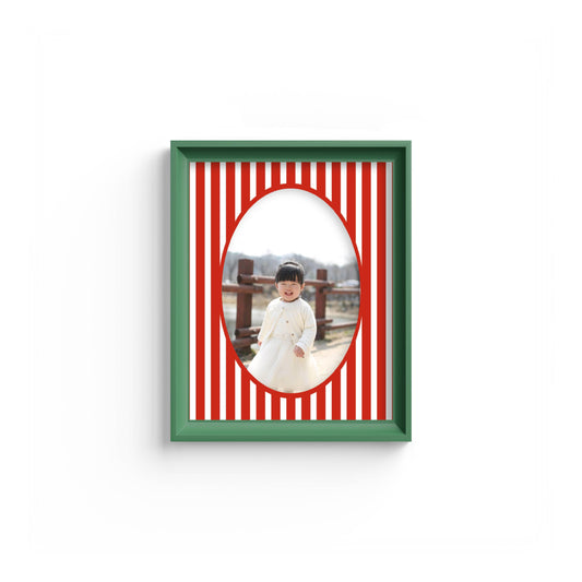 Medium Stripes Photo Mount - picture frame passepartout - oval aperture - Coeur et Maman